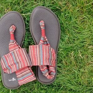 Sanuk Yoga Sandals size 8